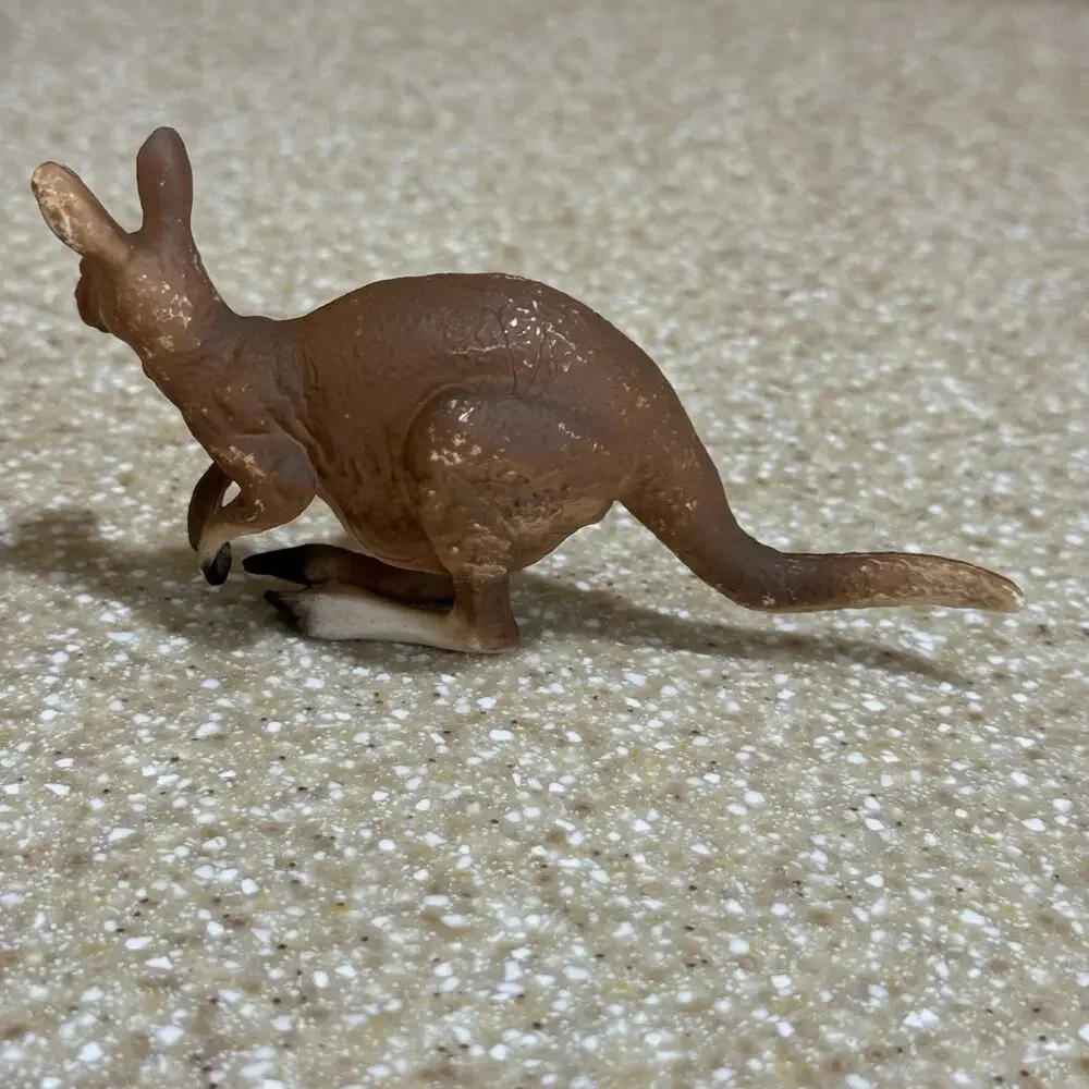 Outback Steakhouse The Kangaroo Krush Drink Cup Clinger Figurine Baby Joey Toy